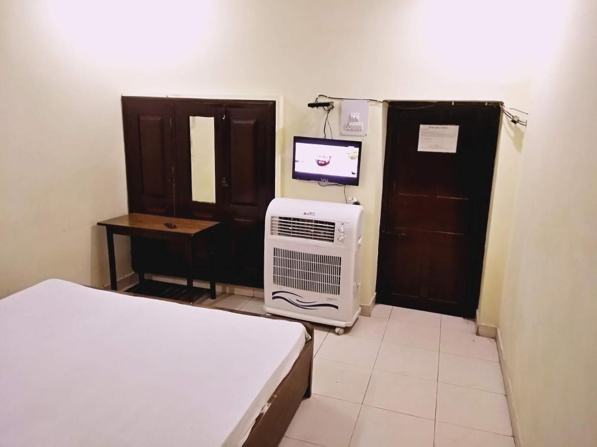 Roop Guest House Lucknow Extérieur photo
