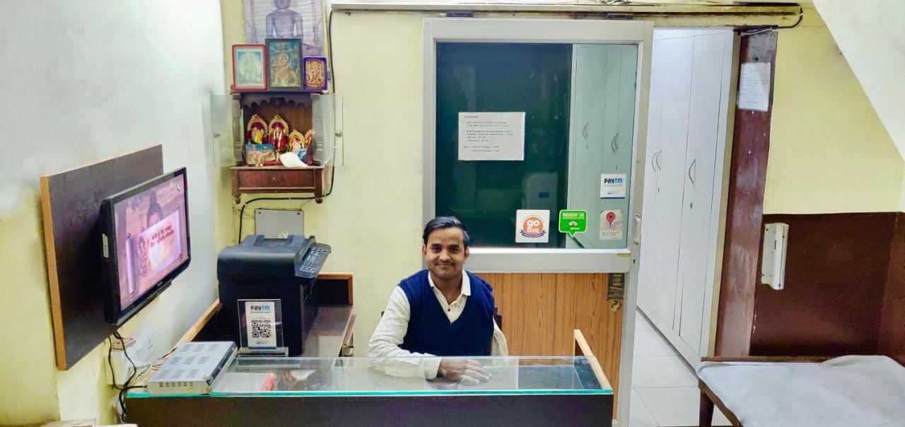 Roop Guest House Lucknow Extérieur photo