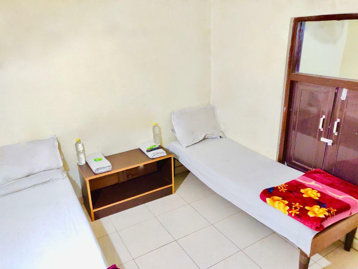 Roop Guest House Lucknow Extérieur photo