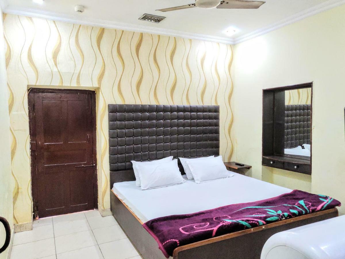 Roop Guest House Lucknow Extérieur photo