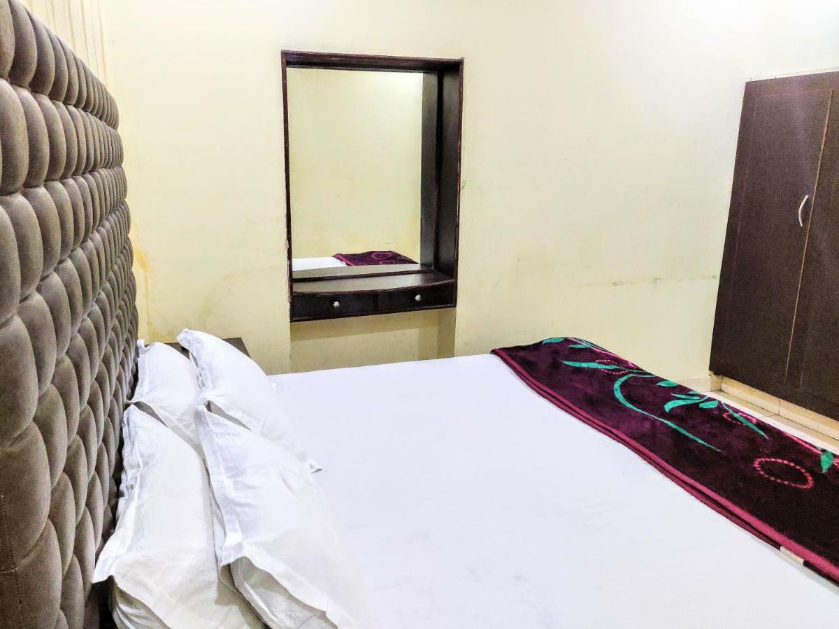 Roop Guest House Lucknow Extérieur photo
