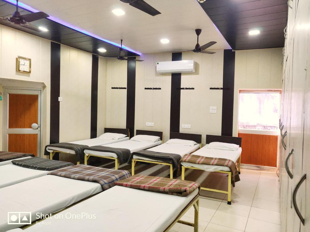 Roop Guest House Lucknow Extérieur photo